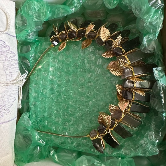 Accessories - Elegant Gold and Black Leaf Headband